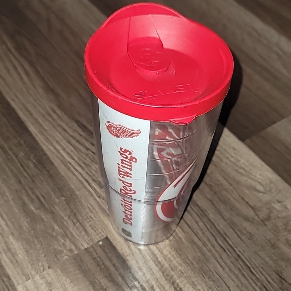 NHL Detroit Red Wings Tervis 240z Tumbler with Red Lid